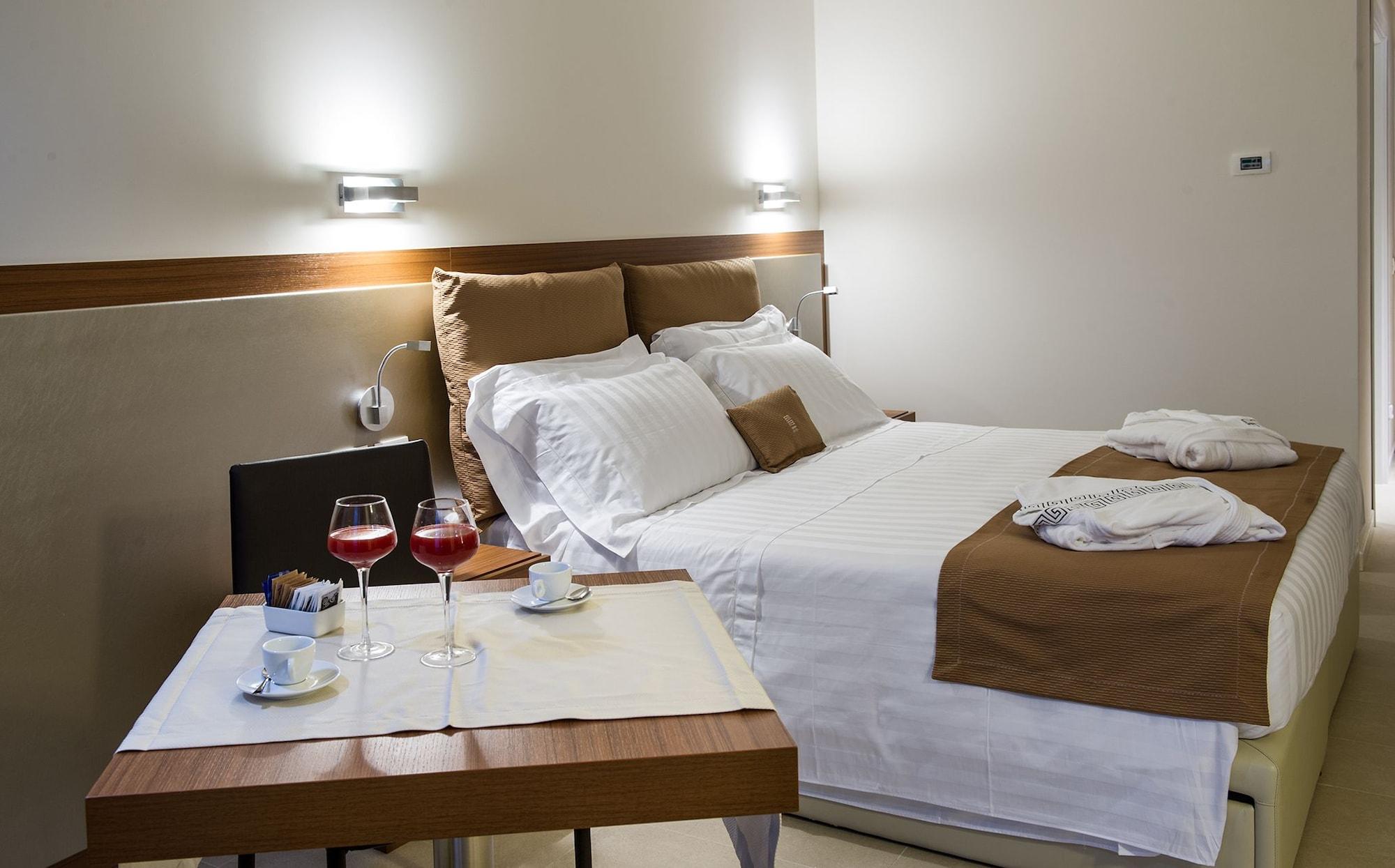 Main Palace Hotel Roccalumera Εξωτερικό φωτογραφία
