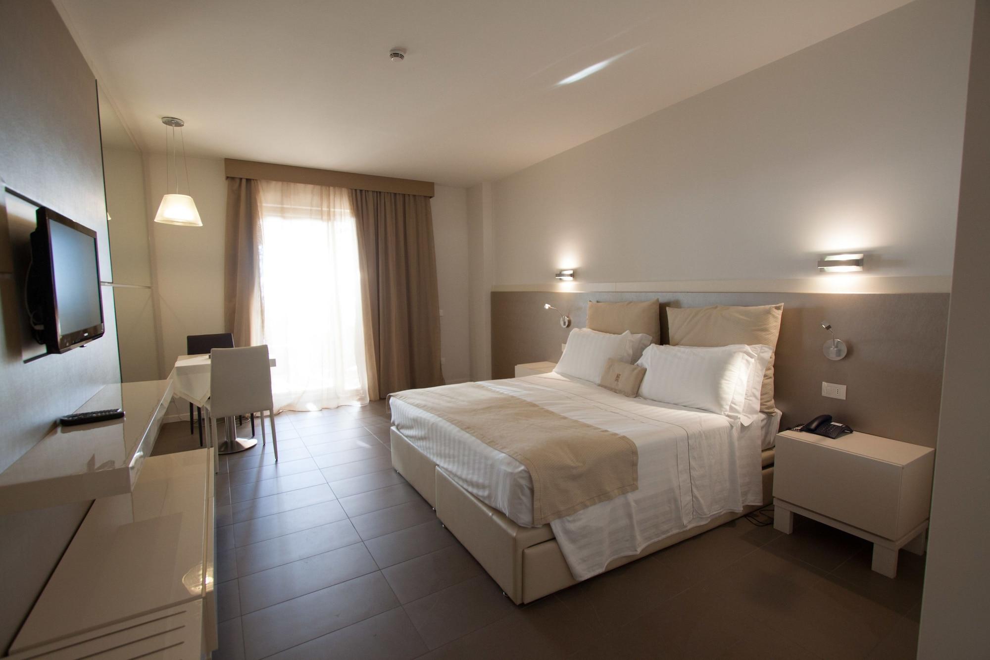 Main Palace Hotel Roccalumera Εξωτερικό φωτογραφία