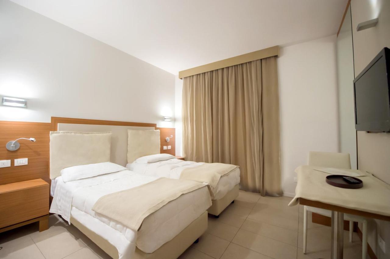 Main Palace Hotel Roccalumera Εξωτερικό φωτογραφία