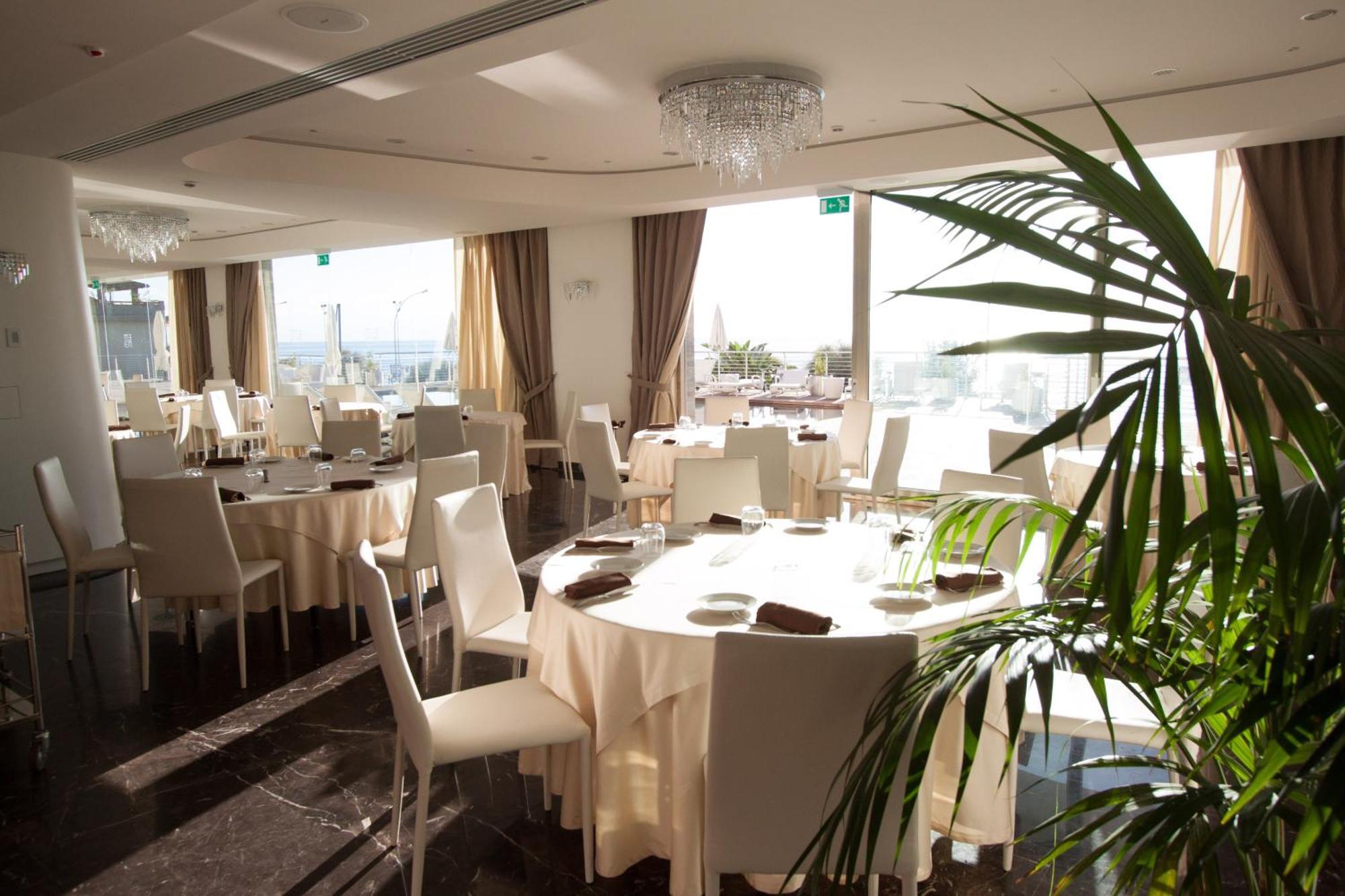 Main Palace Hotel Roccalumera Εξωτερικό φωτογραφία